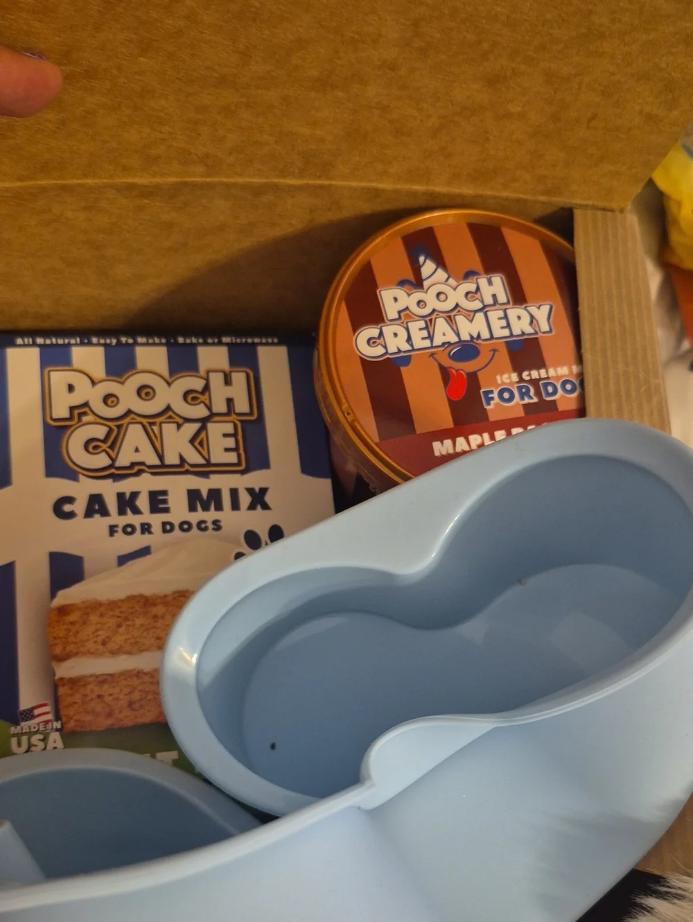 Dog Birthday Kit - Birthday Cake Flavor Cake & Peanut Butter Ice Cream Mix